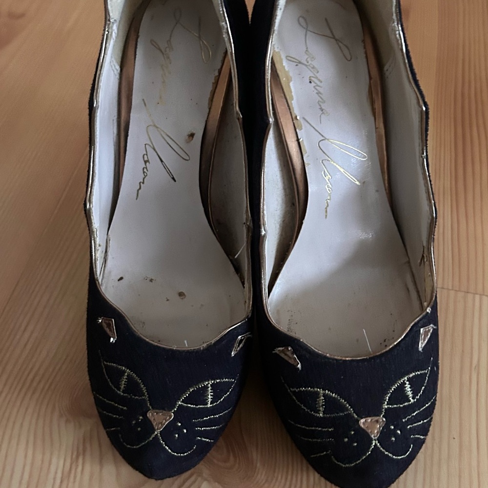 Kitty Cat velvet platform pumps